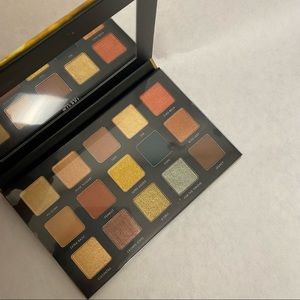 MILANI gilded gold eyeshadow pallet